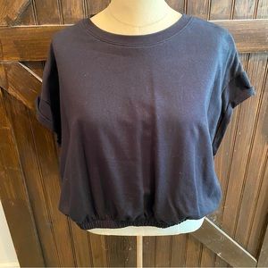 Gianni Bini black elastic waist crop tee size L